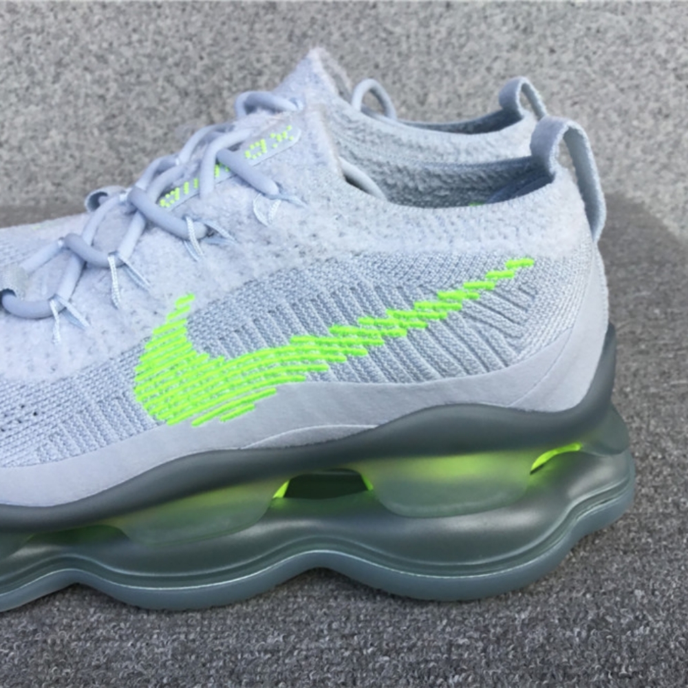 Women's Nike Air Max Flyknit scorpion - Picture 7 of 13